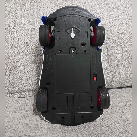 Sonic The Headgehog Blue Racing Car Toy - Picture 9 of 11